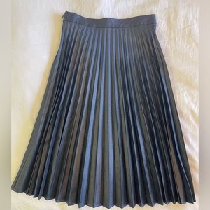 NWOT Zara blue pleated midi skirt.  Size M